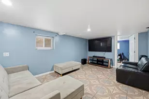 3135 N Kilbourn Ave, Chicago, IL 60641 - Photo 24