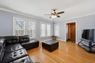 3135 N Kilbourn Ave, Chicago, IL 60641 - Photo 4