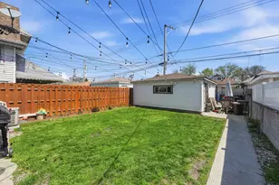 3135 N Kilbourn Ave, Chicago, IL 60641 - Photo 30