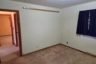 404 Sunset Dr, Heyworth, IL 61745 - Photo 8