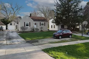 1953 Wisconsin Ave, Downers Grove, IL 60515 - Photo 2