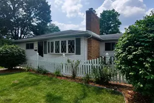 220 S President St, Wheaton, IL 60187 - Photo 1