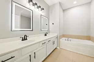 910 Oak Ridge Blvd, Elgin, IL 60120 - Photo 14