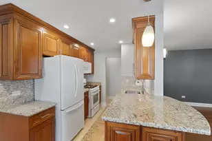 6201 N Kenmore Ave, Chicago, IL 60660 - Photo 4