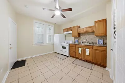 11412 S Saint Lawrence Avenue, Chicago, IL 60628 - Photo 8