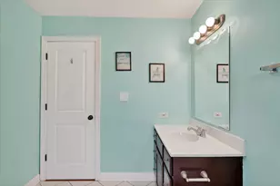 5635 Alabama Ave, Clarendon Hills, IL 60514 - Photo 16