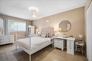 1739 N Windsor Dr, Arlington Heights, IL 60004 - Photo 10