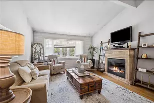 1739 N Windsor Dr, Arlington Heights, IL 60004 - Photo 2