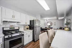 1739 N Windsor Dr, Arlington Heights, IL 60004 - Photo 4