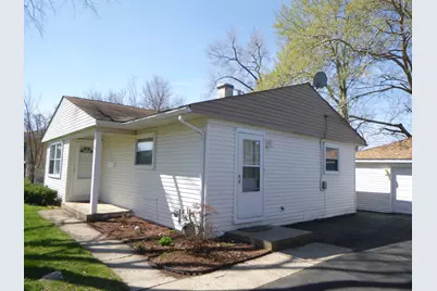 30 Aspen Lane, Carpentersville, IL 60110 - Photo 2