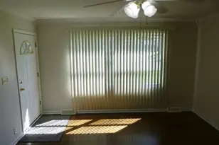 30 Aspen Ln, Carpentersville, IL 60110 - Photo 10