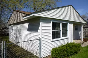 30 Aspen Ln, Carpentersville, IL 60110 - Photo 8