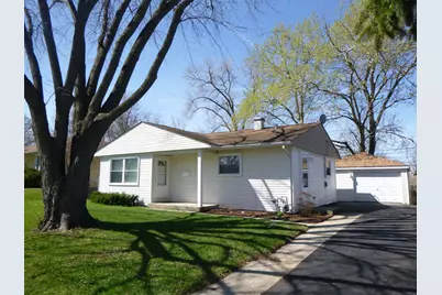 30 Aspen Lane, Carpentersville, IL 60110 - Photo 1