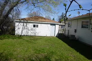 30 Aspen Ln, Carpentersville, IL 60110 - Photo 6