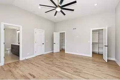 9322 S Trumbull Avenue, Evergreen Park, IL 60805 - Photo 12