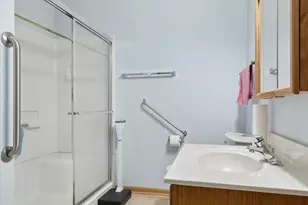 801 N McLean Blvd, Elgin, IL 60123 - Photo 10