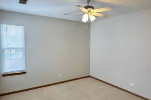 125 Capella Ct, Lake in the Hills, IL 60156 - Photo 16