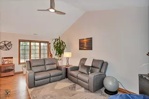 1121 Lacebark Ct, Darien, IL 60561 - Photo 10