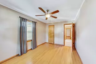 5644 N Meade Ave, Chicago, IL 60646 - Photo 12