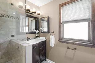 132 Hiawatha Dr, Clarendon Hills, IL 60514 - Photo 12
