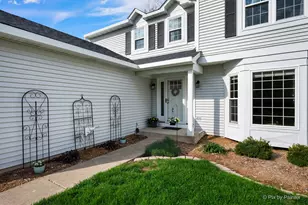 1567 Haines Dr, Batavia, IL 60510 - Photo 2