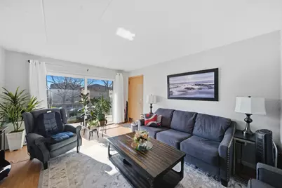 5211 N Potawatomie Avenue #206, Chicago, IL 60656 - Photo 2
