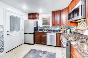 5136 W Lee St, Skokie, IL 60077 - Photo 12