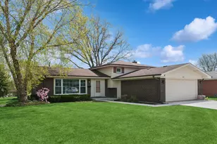 2007 N Spruce Terrace, Arlington Heights, IL 60004 - Photo 1