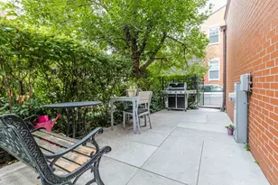 220 W Scott St, Chicago, IL 60610 - Photo 4