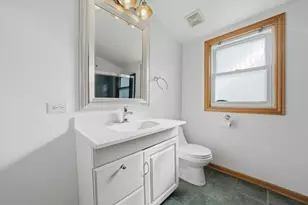 8215 Austin Ave, Burbank, IL 60459 - Photo 32