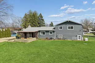 2N548 Pleasant Ave, Glen Ellyn, IL 60137 - Photo 2