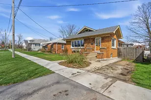 618 E 12th St, Lockport, IL 60441 - Photo 2