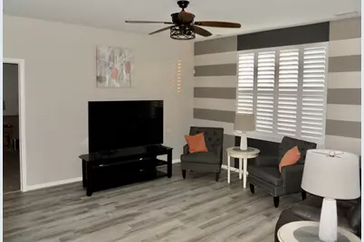 979 Crestview Lane, Pingree Grove, IL 60140 - Photo 8