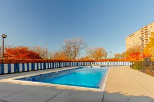 7141 N Kedzie Ave, Chicago, IL 60645 - Photo 10