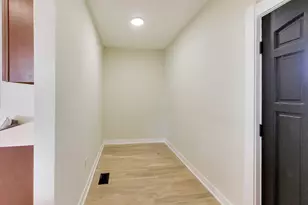 6730 W Dakin St, Chicago, IL 60634 - Photo 12