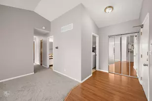 321 Clairemont Ct, Aurora, IL 60504 - Photo 2