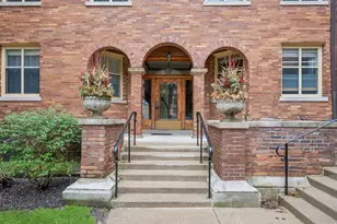 508 Lee St, Evanston, IL 60202 - Photo 2