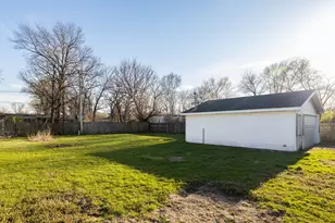 745 E Dayton Ct, Godley, IL 60407 - Photo 10