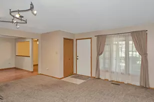 5014 W Circle Pl, Crestwood, IL 60418 - Photo 4