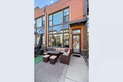 930 N Howe Street #930, Chicago, IL 60610 - Photo 2