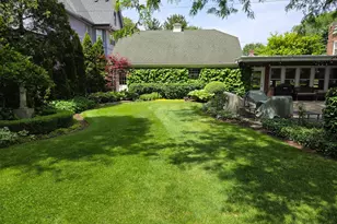 846 W Downer Pl, Aurora, IL 60506 - Photo 8