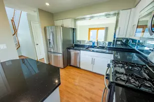 5367 Sequoia Ct, Gurnee, IL 60031 - Photo 10