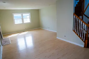 5367 Sequoia Ct, Gurnee, IL 60031 - Photo 4