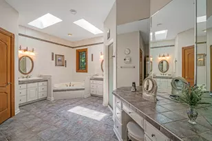 24092 W Old Oak Dr, Mundelein, IL 60060 - Photo 18