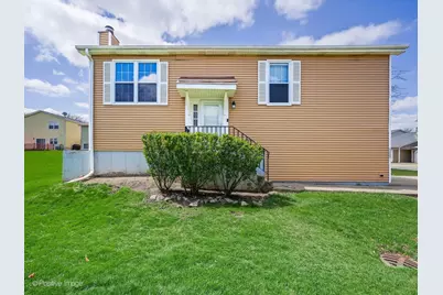 381 Thorncliffe Drive, Glendale Heights, IL 60139 - Photo 2