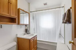 98 Cedar Dr, Crystal Lake, IL 60014 - Photo 20