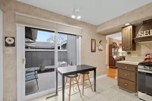 10 W Windsor Ct, Sugar Grove, IL 60554 - Photo 16