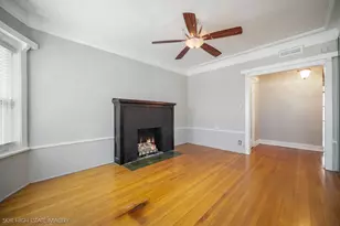 945 E Hyde Park Blvd, Chicago, IL 60615 - Photo 6