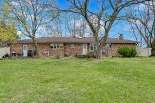 17430 94th Ct, Tinley Park, IL 60487 - Photo 2