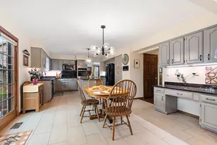 10711 Landings Dr, Orland Park, IL 60467 - Photo 12